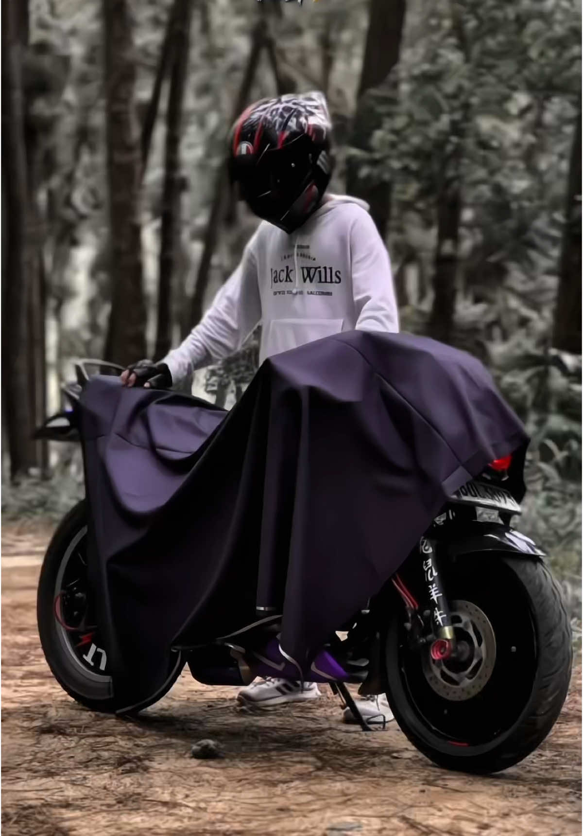 පොඩි වෙනසකින් එලියට💜😮‍💨 Bolt is back⚡️#ls135modified #pulsar135ls #foryou #foryoupage #viralvideo #keglle 