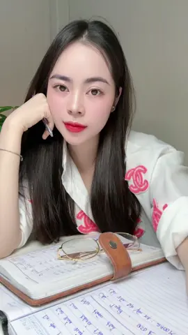 Đợi đến lúc anh dành thời gian cho em nhiều hơn, thì mất em rồi ..😁