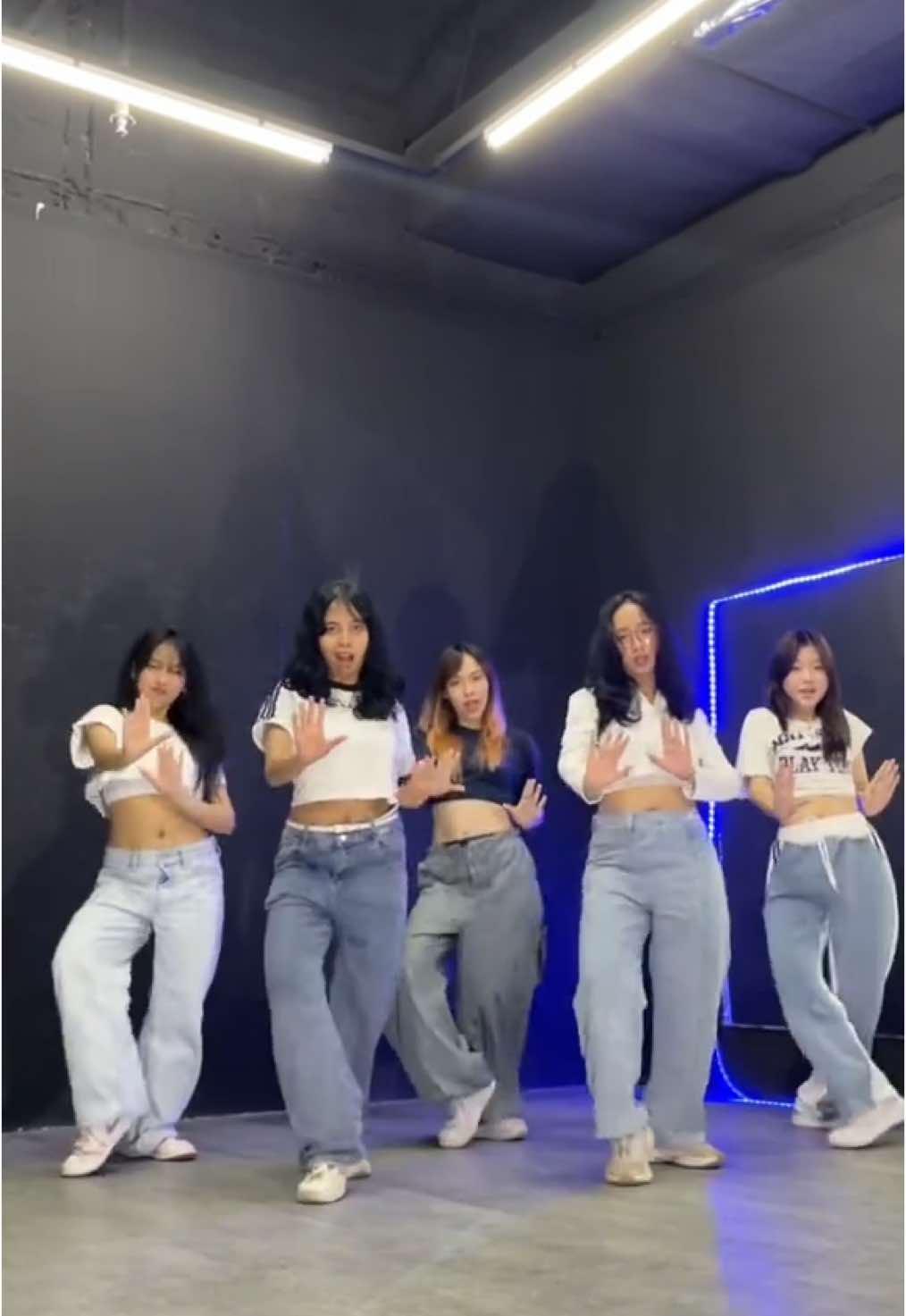 pusha pusha☝️ #tyla #push2start #dancechallenge #dancer #dance #bandung #bdg #bridgedanceacademy #kpopallstar #ezecute  @abigail @imryder37_ @SW 🥀 @Resi @Thannia_nana ☆