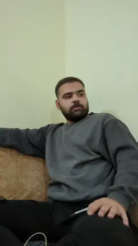 Tumhe Kesy larkay Pasand Hain ?? 😎🕶️  #foryoupage #foryou #tiktok #trending #christmas #losangeles 