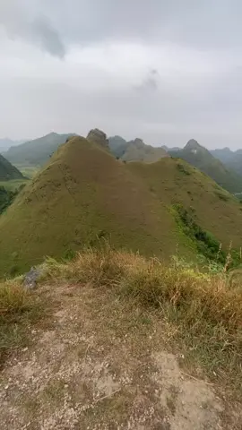 Không phải vì anh không thương…mà anh muốn đi thật xa để không phải nghìn thấy những gì không nên thấy 