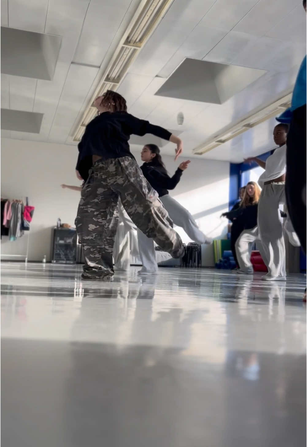 Audition Day by Easy Big thanks too @Luana Gullotto for her amazing choreo and to all the student who came! Music: @Leon Thomas  #crew #audition #solothurn #switzerland #lidanceunit #dancer 