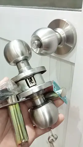 Bộ ổ khoá tay nắm tròn , cửa nhôm  chọn tay cò 6cm , cửa sắt , cửa gỗ , cửa nhựa chọn tay có 3cm , dễ lắp đặt , tiện sử dụng 