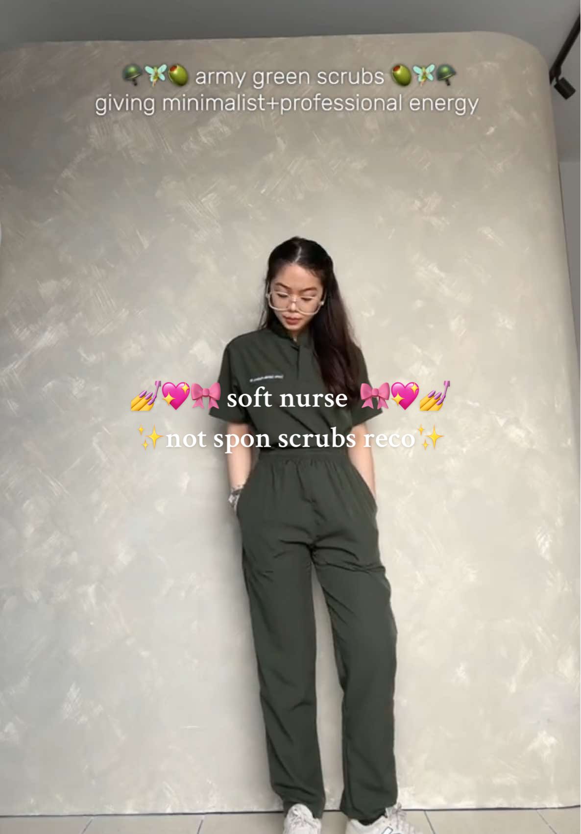 life as a ✨soft nurse✨ + gotta luv embroidered scrubs ok n diff clinic for today 🤷🏻‍♀️ can’t rlly complain bc it’s a pretty affordable reco 🤭 just in time for payday lol  -details- Scrubs: 🍊 @QuadHubOfficial (Dark Green) Shoes: New Balance® X J.Crew 996 Nails: my real nails + reg jelly gel mani from Nailashes 💅 #scrubs #nurse #medstudent #medtok #fitcheck #outfit #scrubslife #nursing #nursetok #medschool #medstudentlife #nursinglife #nurses #shopee #shopeehaul #recommendations #softnursing #medicine #healthcare #medstudentsph 