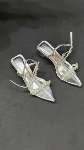 Xinh sáng da , thon gọn chân ạ #xuhuonggggggggggggggggg #xuhuongggg🐰 #xuhuong #viral #depnu #caogot #xuhuong #giaynu #giaymuinhon 