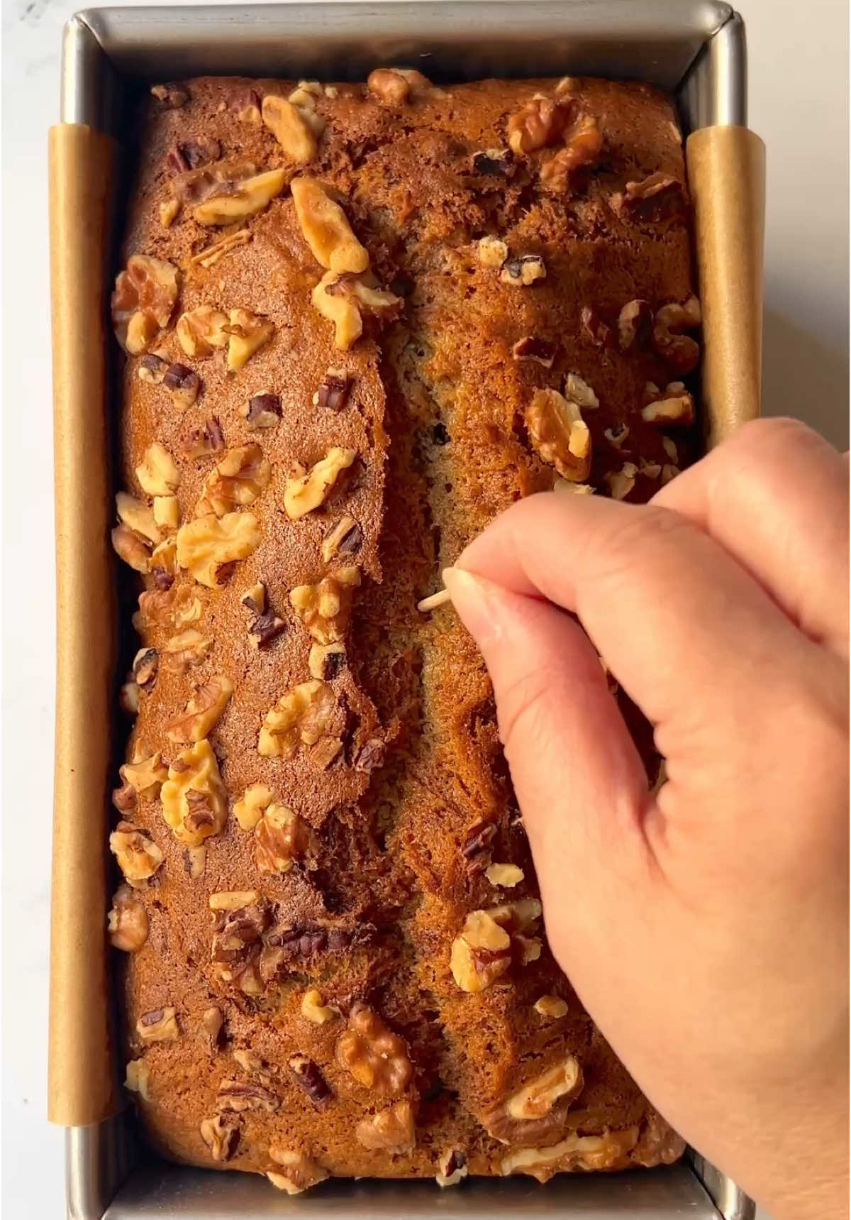 EASY Starbucks Copycat Banana Bread RECIPE and part 1 of my Back-to-Baking-Basics - why measuring with a digital kitchen scale will level up your baking game🍌 Click my bio link for both recipes: https://happytummy702.com/starbucks-copycat-banana-bread/ https://happytummy702.com/how-to-use-a-digital-kitchen-scale/ #bananabread #starbuckscopycat #copycatrecipe #bakingbread 