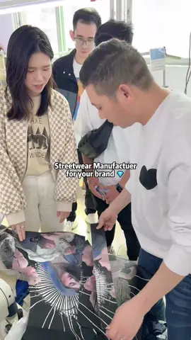 Focus on high quality✨🐝#clothingmanufacturer #clothingfactory #clothingbrandowner #clothingbrandstartup #streetwear #clothingbrandtips #jcee 