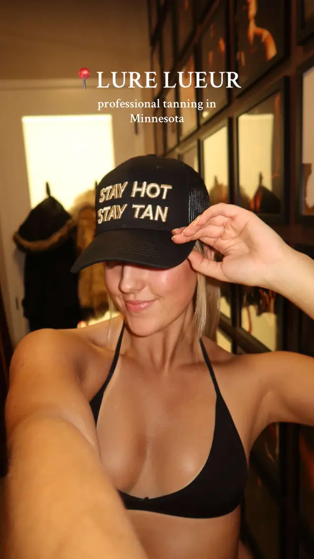 This is your sign to get a spray tan and bronze all the winter depression away💅🏼🤎✨🥥 If you’re in the MN area, check out @lurelueur on Instagram 🔥Shelby has a studio in the NEW Arch Salon Suites in Excelsior or can do mobile tanning & come to you!  Mention my name, “Cassie”, and get 10% off your first tan!🤎 #tanning #spraytan #tanningsalon #lurelueur #cocochanel #sunlesstanning #professionalspraytan #minnesota #mn #excelsior #winterdepressionisreal 