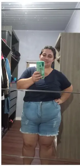 Experimentando uma bermuda que usava antes da bariátrica.. Feliz demais  🦋🦋  -38 kg #emagrecimento #antesedepois  #fyp #foruyou  #superacao 