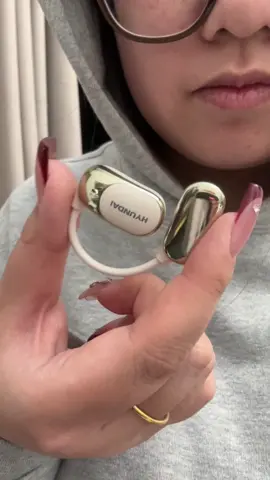 Can't wait to take them next time with me to nail salon Smart earphones, earbuds with real time translation. #tiktokshopholidayhaul #tiktokmademebuyit #hyundaiearbuds #hyundaifit2 #earphones #earbuds #translationearbuds #multilingual #bilingualproblems