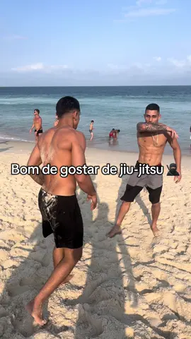 Jiu-jítsu na praia 🏄‍♂️ #praia #jiujitsugrappling #jiujitsulifestyle 