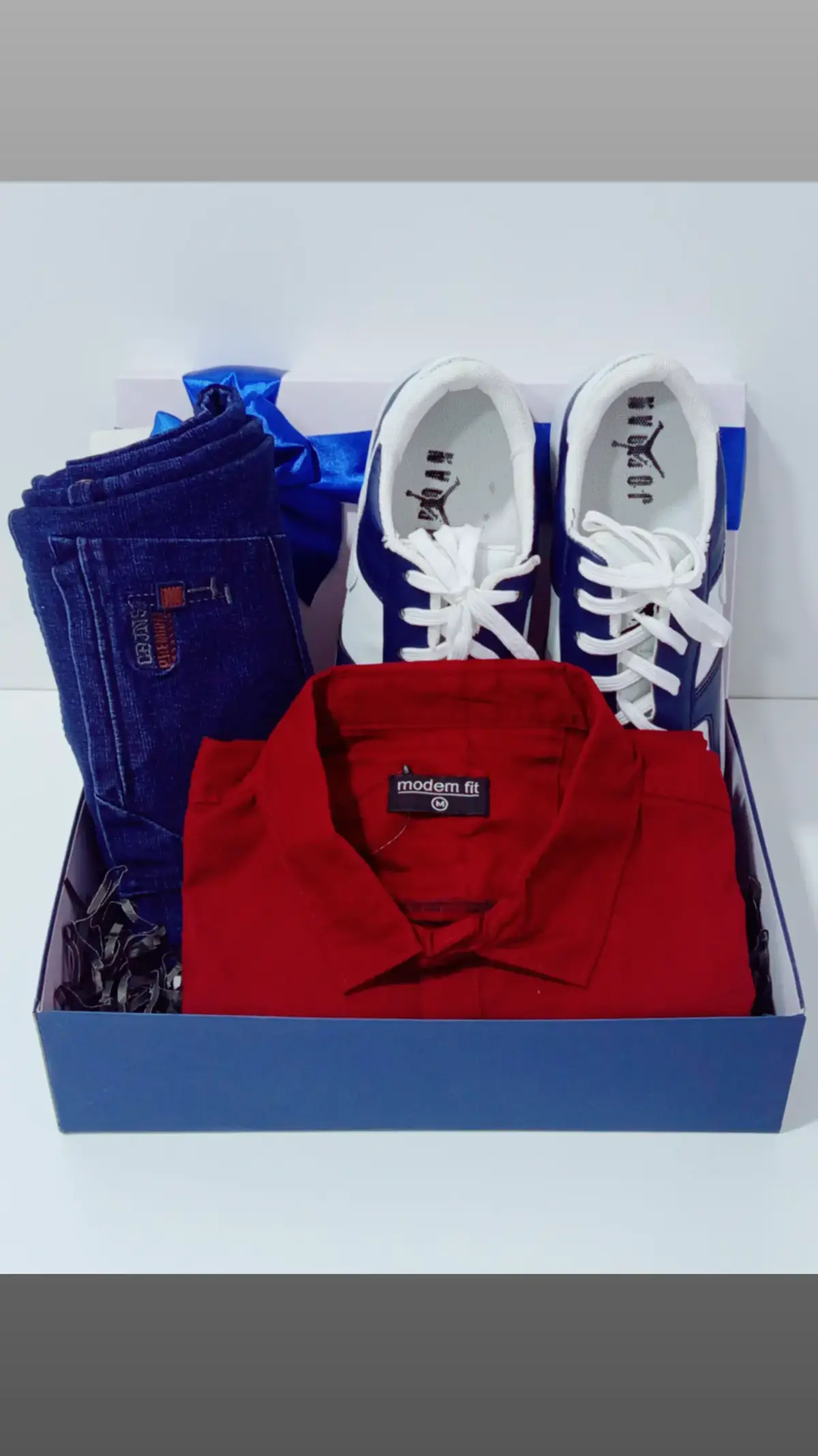 ආස ඕනිම පාටකින් ශර්ට් ඩෙනිම් එක්ක ඔයාලටත් එයාට යවන්න පුළුවන් වැලන්ටයින් ගිෆ්ට් බොක්ස් එකක්.... බයෝ එකෙ නම්බර් එකෙන් වට්ස්ප් එන්නකෝ.. #කුවෙට්_අහස_යට🇰🇼❤️🇱🇰 #trending #srilankan_tik_tok🇱🇰 #emrtgiftstore #fyp #fyp #foryou #ජෝර්දාන්🇯🇴අහස❤️යට🇱🇰 #කටාර්_අපි🇧🇭🇱🇰 #ඩුබායි🇦🇪අහස❤යට🇱🇰 #කොළඹ_අපි #කුවෙට්_අහස_යට🇰🇼 #සවුදි_ජීවිතේ_💚__riyadh #කුවේට්_අහස_යට🤗🇰🇼😘 