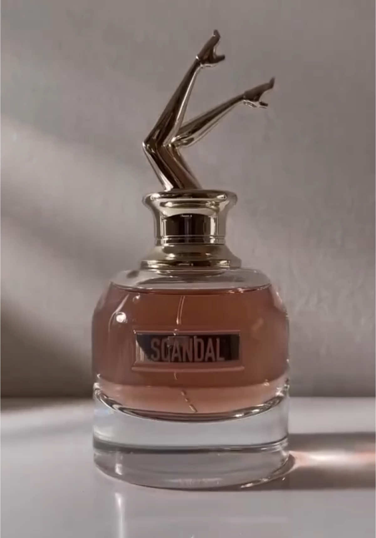 العطورات العالمية وصلت بدفعتها الجديدة😍! (عطر سكاندال من جان بول غوتييه للنساء 80 ملم - او دى بارفان)  الشحن مجاني 📦📦ويشمل كافة الولايات التركية 🇹🇷 مميزات عطور O PARFUM:😌😍 *روائح متميزة *اسعار منافسة  *ماركات عالمية  *جودة ومصداقية  يتوفر لدينا أكثر من 150 صنف من العطور الفاخرة 🔥  يوجد لدينا اكتر من نخب لذات العطور لتلبي رغبتكم 😌! لمشاهدة كافة منتجاتنا المميزة يرجى مراسلتنا على واتساب #تركيا🇹🇷اسطنبول #عطورات_فاخرة #هدايا_حب #الخليج #اسطنبول #f #funny #freefire #parfum #parfumviral #parfumtiktok #عطرك_هيبتك #سعوديه #عمان #الاردن🇯🇴 #الامارات #الكويت #بحر #قطر🇶🇦 #سوريا #ترند #tiktoktravel	#أماكن_سياحية_في_بلدي #leamontiktok	#الرياضة_على_تيك_توك #BookTok	#تيك_توك_جيمينج #tiktoksaion	#اقتراحات_مطاعم #عاللتى	#ملابسي_اليوم