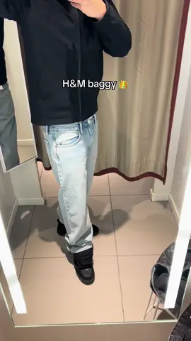 Les baggy de chez hm sont vraiment bien ☝️ #outfit #OOTD #jeans #baggyjeans 