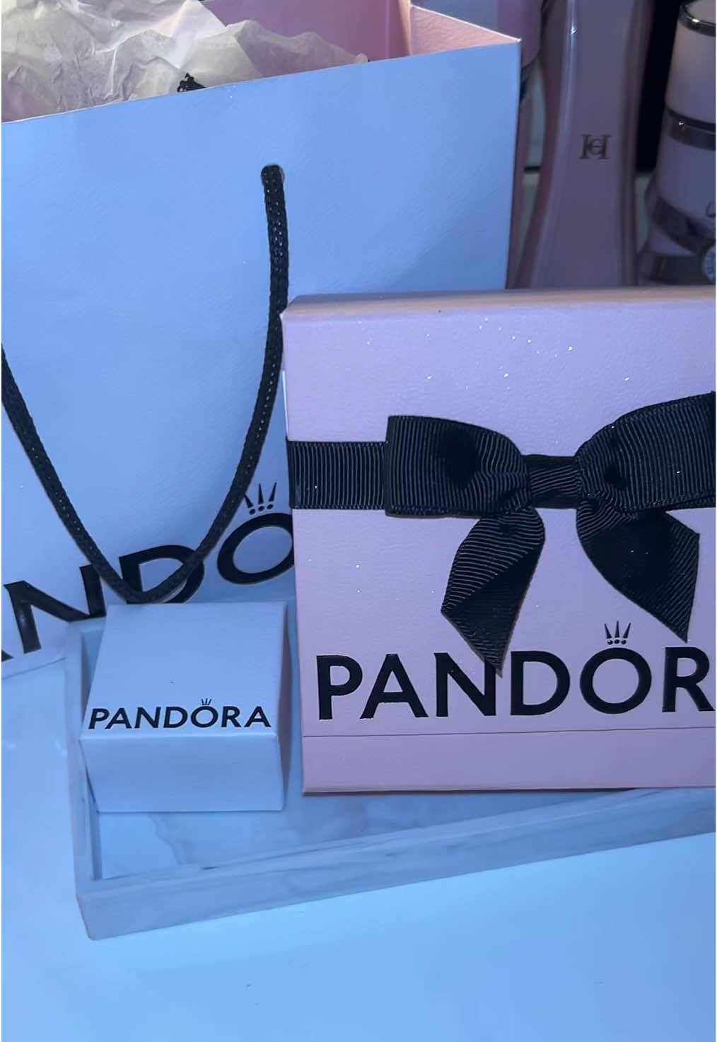 Boys this is exactly what your gf wants for Valentine’s Day❤️ #ValentinesDay #valentines #gfgiftideas #pandora #pandorajewelry #pandoraring #heartring #elevatedheartring #giftideas #Relationship 