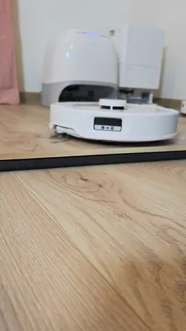 #RoborockQrevoCurv knows how to have fun  @Roborock 