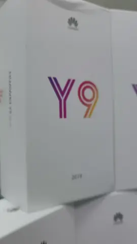 هواوي Huawei Y9 2019 مع كاميرا خلفية وأمامية مزدوجة.
 يحمل المواصفات
 - شاشة 6.5 انش FHD+ بنتوء
 ✅ rénover
 - معالج Kirin 710 
 - رام 8 G
 الميموار 128g
 - كاميرا خلفية 16MP+2 وأمامية 13MP+2
 - بطارية 4000mAh
 اندرويد اوريو 8.1 ومستشعر للبصمة في الخلف.