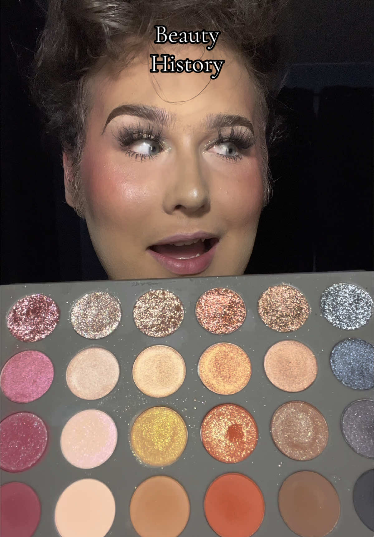 Let me introduce you to the icon herself, Textured Neaturals V1 by @Tati 🥹💔 Loved by EVERYONE, we need her back!! #makeup #beauty #eyeshadow #nostalgia #eyeshadowpalette #tati #glitter #trending #foryou #fyp 