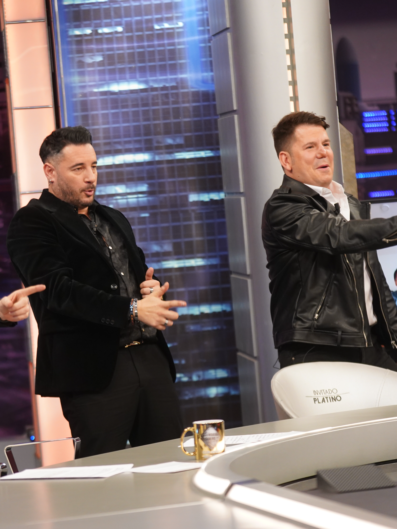 Conectamos con Lis Padilla, la coreógrafa del viral challenge de ‘Son de amores’, para bailar con ella en directo 💃  #elhormiguero #AndyYLucasEH #quever #teleentiktok