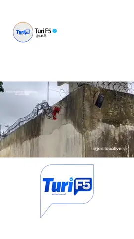 Atenção: Internos Fogem da Unidade Prisional de Santa Inês!  O repórter @jonildoooliveira traz as primeiras informações sobre a fuga de internos da unidade prisional. Veja as imagens dos fugitivos que podem facilitar na identificação.  #TuriF5 #SantaInês