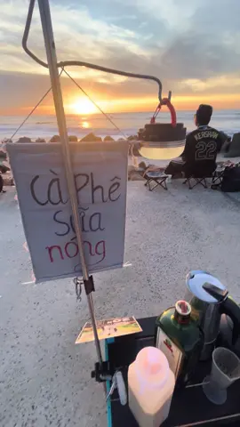 Tết này tới Dawn ngắm bình minh binh , trên biển nha , dawn có bán cafe nóng nhưng ngày tết  .🧧 săn  bình minh #ngắmbinhminhbuổisáng #binhminh #bãiđáôngđịamũiné❤️ #têtsumvầy #tếtdongđầy #dulichmuinephanthiet 