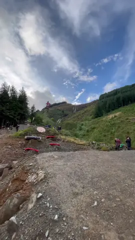 took it like champ and came back stronger 🙌 #redbull #givesyouwiiings #energydrink #hardline #redbullhardline #bike #mtb