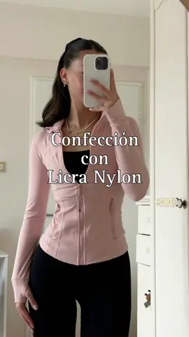 ¿Quieres confeccionar este tipo de prendas deportivas? En Grupo Textil 2000 tenemos la mejor opción para realizarlas, envíanos un mensaje para conocer nuestra gama de colores de licra nylon. 🧵 #sportjacket #confeccion #costurar #tela #sewing #deporte #grupotextil2000 