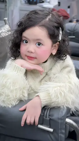 Một chiếc em bé siêu cutte đây ạ😘😘😘 #layer  #bob  #nâumocha  #tócđẹp #tet2025 #xoănhippie 