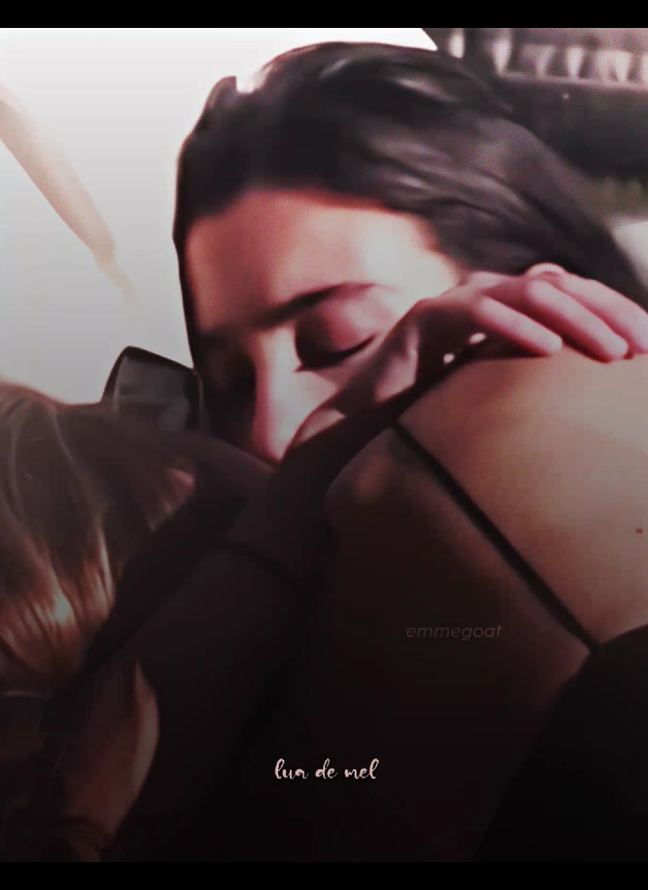 ontem infelizmente nossa Helena deixou o  programa, despedindo-se da Zezé do caps por tempo indeterminado. Desejo grande sucesso e MTA paz a essa mulher, pois a gata merece! #edit #fyp #grandefratello #helenaprestes #zeudidipalma #zelena @helenaprestes @zeudidipalmaofficial 