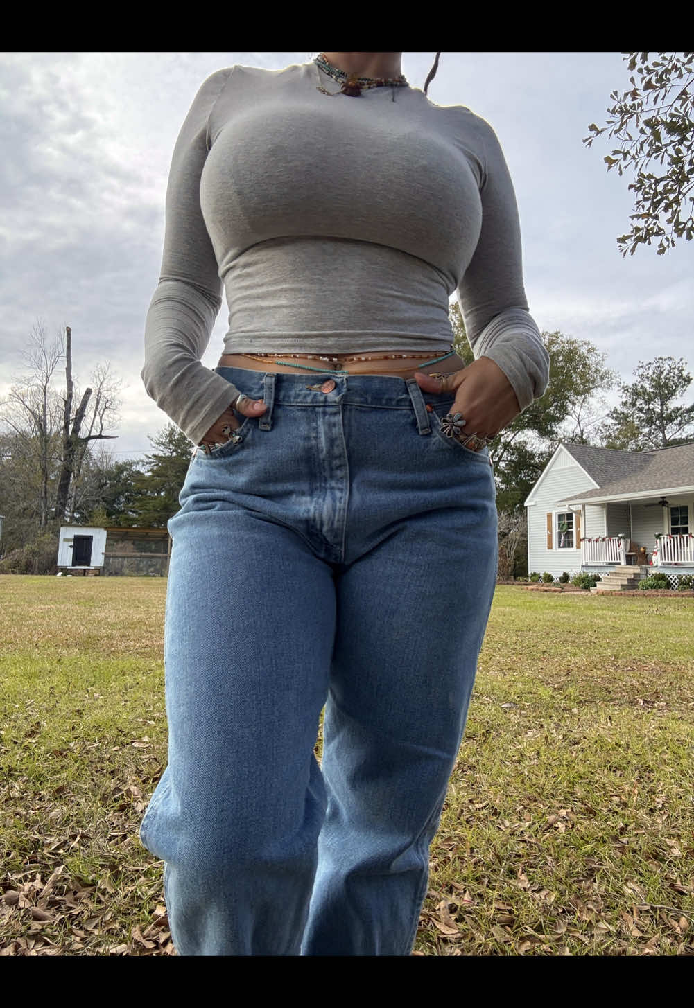 quiet lil afternoon as a female farmer ✨🐷🐮 #farmer #farmlife #bop #hippie 