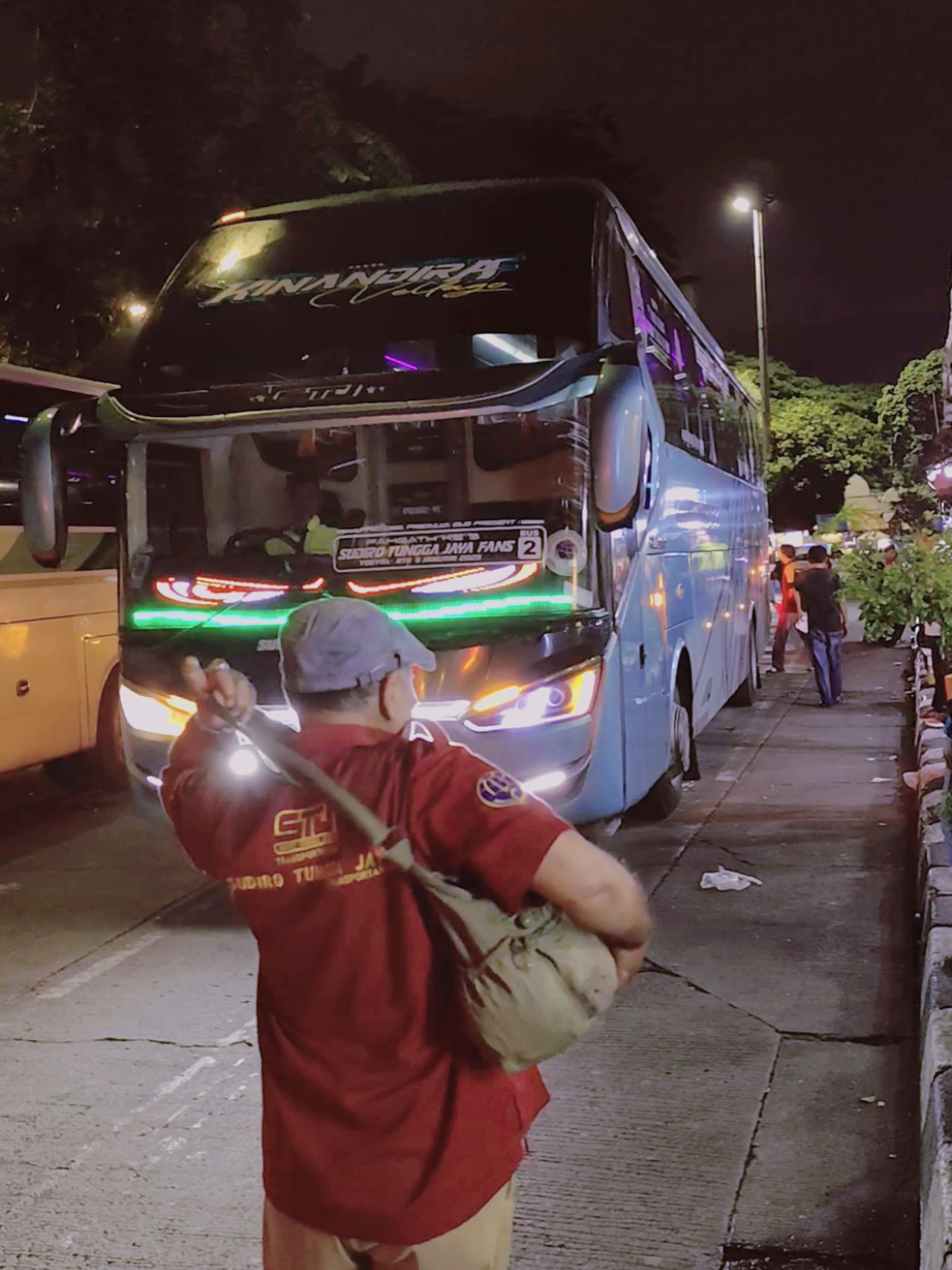 Kinandira Vellago.. Famgetbus 2 #busmania  #huntingbus  #sudirotunggajaya  #kinandiravellago  #maospartygank  #terminalgrogol  #fyp 
