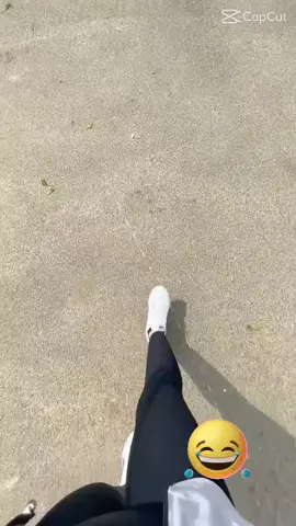 lihatlah ke bawah... #status #story #lucu #humor #kuadiyanti #hiburan #trend 