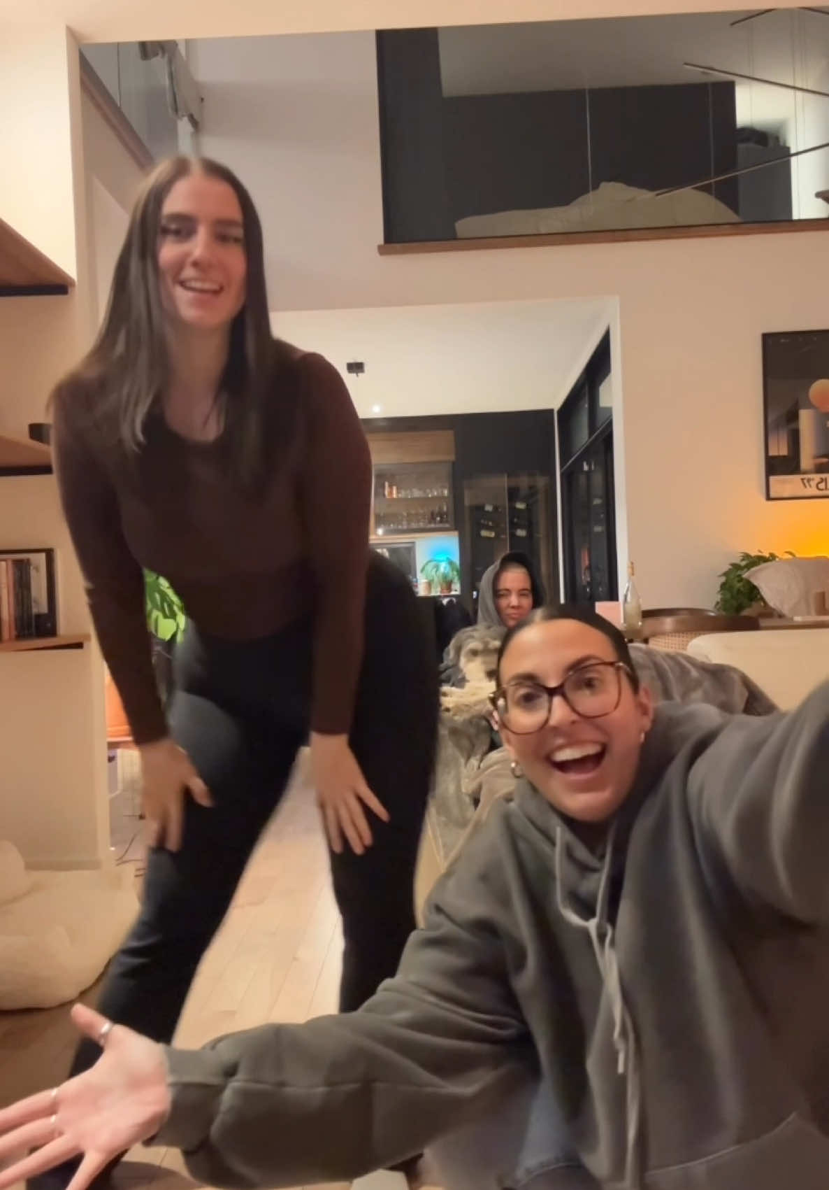 TÉLÉGRAMME CHANTÉ à domicile : Nous prenons les commandes 👏🏼 #happybirthday #pitchperfect #happyathome #cupsong #bestfriend #singing #singer  