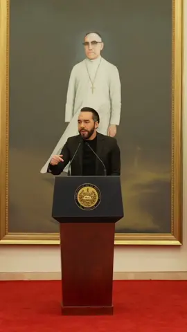 El Presidente @Nayib Bukele señala que la cero tolerancia al alcohol para conductores tiene como principal objetivo proteger la vida.  El mandatario reiteró que no se ha prohibido el consumo del bebidas embriagantes, lo que no se permite es consumirlas y manejar.