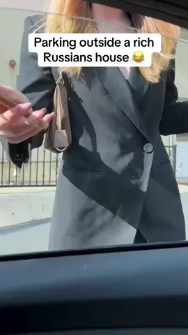 Parking outside a rich Russians house 😂