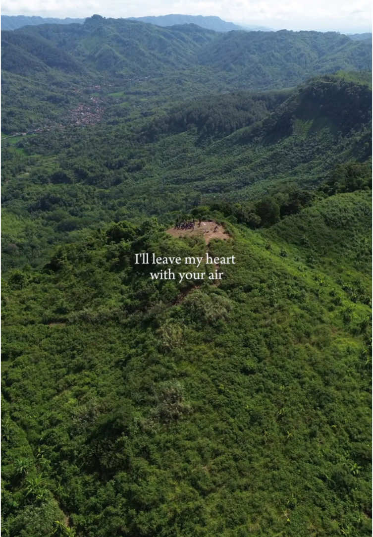 cuma 320mdpl kok 📍Bukit Baturip Desa Cikedondong, Kec. Bantarsari, Kab. Cilacap 🎥 @Drone explore cilacap  #bukitbaturip #explorecilacap #dolancilacap #viraltiktok #bukit #desacikedondong #bantarsari  #xybca #cilacap24jam #cilacap 