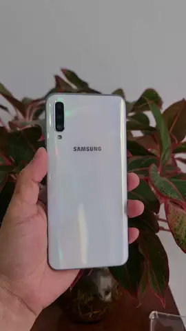 Samsung A50 ram 4/64G chỉ  1.2 củ ! 