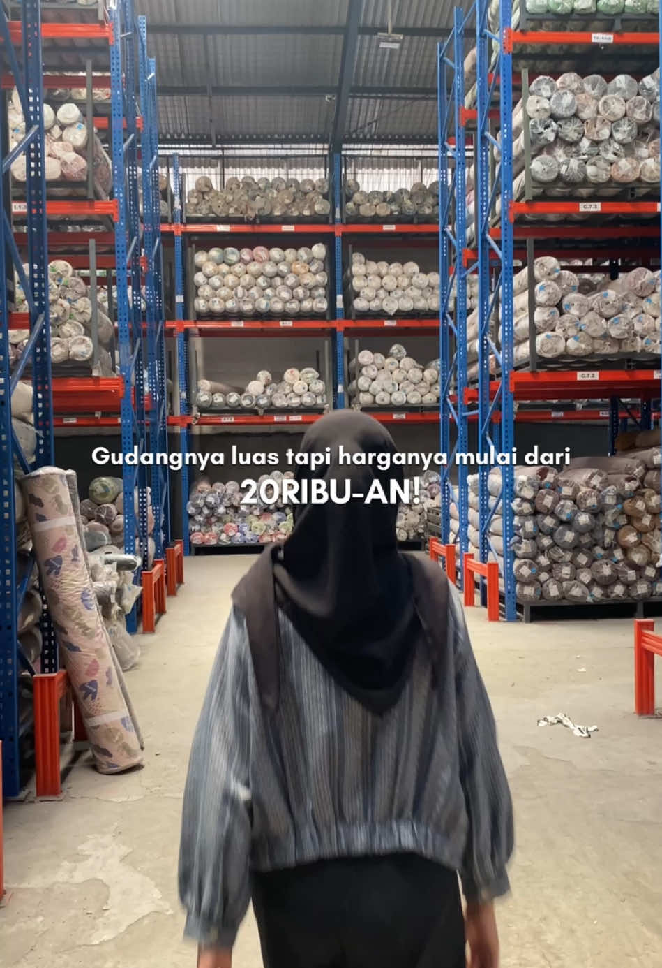 Brand owner wajib tonton video ini sampai akhir‼️ Sini MinBel spill kenapa kamu harus beli kain di @yobelfabrics! 1. Firsthand dari pabrik 2. Koleksi kainnya lengkap & harga terjangkau 3. PO tanpa tambahan biaya 4. Free consultation, free sample & free ongkir JADETABEK. Gak percaya? Yuk beli kainnya di Yobel Fabrics🧵🧶. Btw, #temanyobel yang udah pernah order kain kita bisa tulis testimoninya dicomment!🥰 #brandowner #clothingline #warehouse #tokokainmurah #supplierkain #tanahabang #OOTD #outfit #TikTokFashion #GayaDiTiktok 