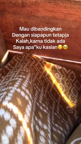 “Di pandang sebelah mata itu sakit😊” #lagubugis #lolangtungke #laguviral #sad #bugissulawesi #fyp#masukberandafyp 