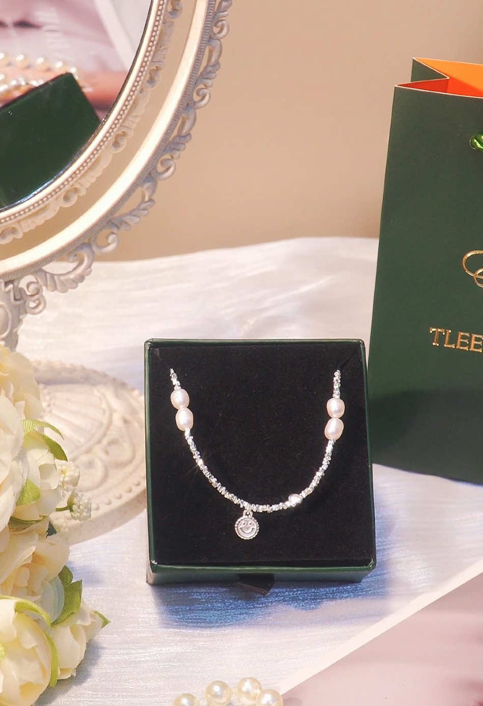 Dây chuyền charm vỡ mix ngọc trai trẻ trung, xinh xắn cho nàng❤️❤️ #tleejewelry #daychuyenbactlee #lactaybactlee #trangsuc #khuyentaibactlee #nhanbactlee #trangsucbac 