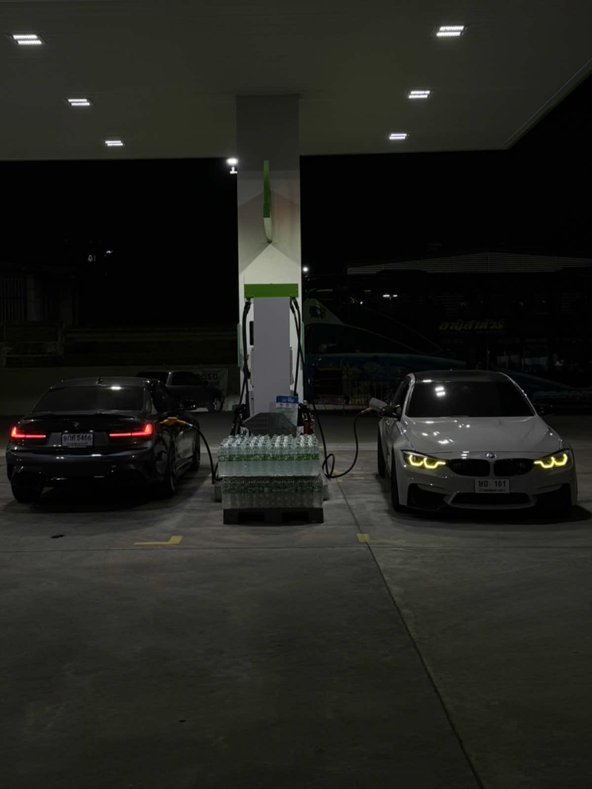 2คันนี้นัดกันเมื่อไหร่ถนนไม่เคยสงบ🤣 #bmw #g20 #330e #m3 #f80 #ท้ายธรรมศาสตร์ #fyp 