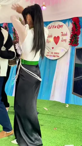 Em Gái Nhảy Dẻo Nhất Đám Cưới#xuhuongtiktok #bathuocthanhhoa❤️ #vietnamtoiyeu #hottrend #xuhuong #giaitritiktok #gaithaitaybac 