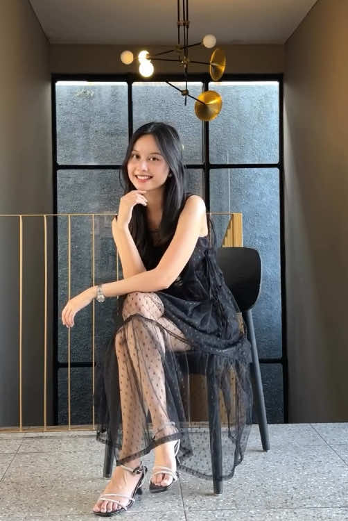 #beraniberkain #berkainbersama #berkainbersamavikana #dress #dresskondangan #OOTD #outfitcheck #ootdkondangan #inspirasifashion 