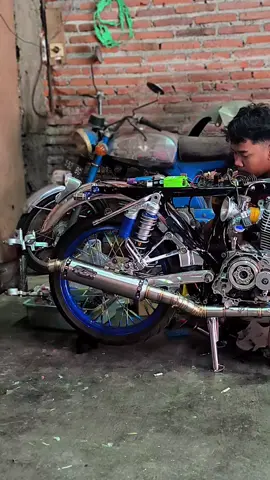 Pesona sepeda mumet karo kabel e😅😩 #CapCut#masukberanda #icikiwir #celengteyeng #cbmendol #cb125se #padahariini #cb125se #cbindonesia #tlrfactorymuffler @tlrfactorymuffler 
