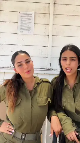 beautiful 🤩 Jewish women Soldiers 🇮🇱 looking gorgeous #reels__tiktok #trendingvideo #militarytiktok #armystatus #standwithisrael 