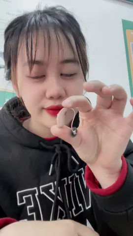 Một kiểu dáng máy trợ thính được rất nhiều khách hàng ưa chuộng - Đầy tinh tế, âm thanh tự nhiên, tính thẩm mỹ cao. Xin giới thiệu “Máy trợ thính loa trong tai”.#trợthínhkhánhtrần #kthearing #máytrợthính #ốctaiđiệntử #máytrợthínhchongườigià #bho_máy_trợ_thính_giá_bình_dân 