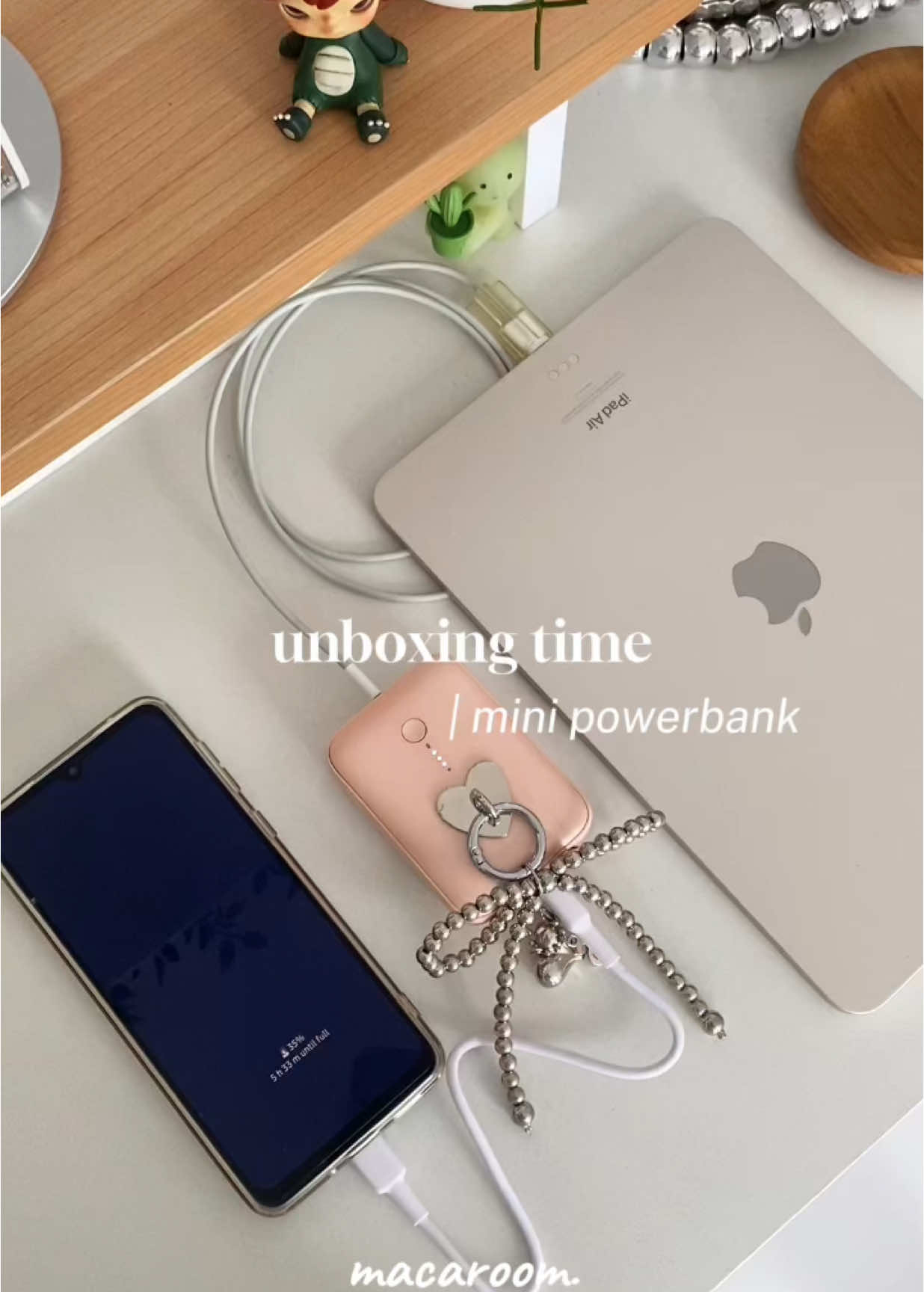 Mini powerbank 10.000 mAh dari @AUKEY INDONESIA , super praktis dan multi charge untuk device apapun ! Jadi travel essential karena bisa masuk pesawat ya 🫶🏻🥹  #aukeypowerbank #aukeypowerbank10000mah #minipowerbank #powerbank #powerbankfastcharging #powerbankaukey 