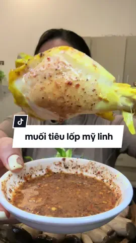Muối thiêu thơm nồng, cay nhẹ , mình chấm gì cũng rất ngon nè #duyenoioi #food #ancungtiktok #mukbang #ReviewFood #xuhuong #samtetbaovui #muoitieulopmylinh 