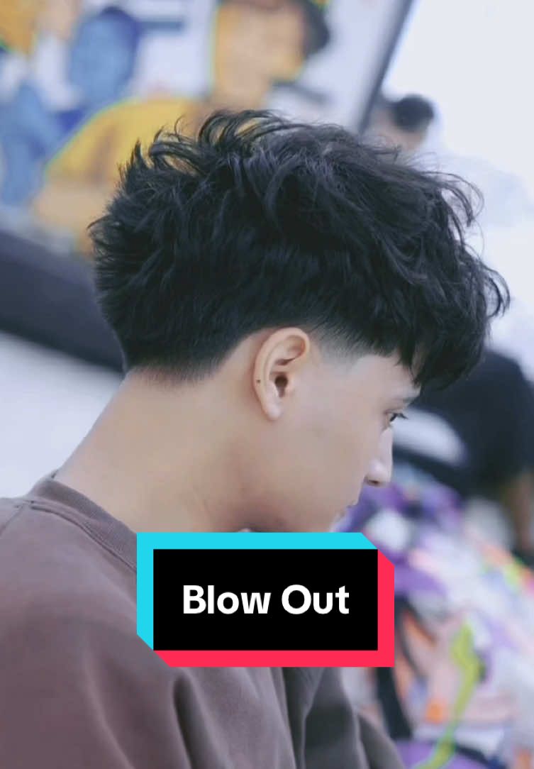 BLOW OUT kan indonesia ? Yang mau product hair powdernya pergi ke profile aku ya cek di showcase/keranjang kuning  #blowout #taper #hairpowder 