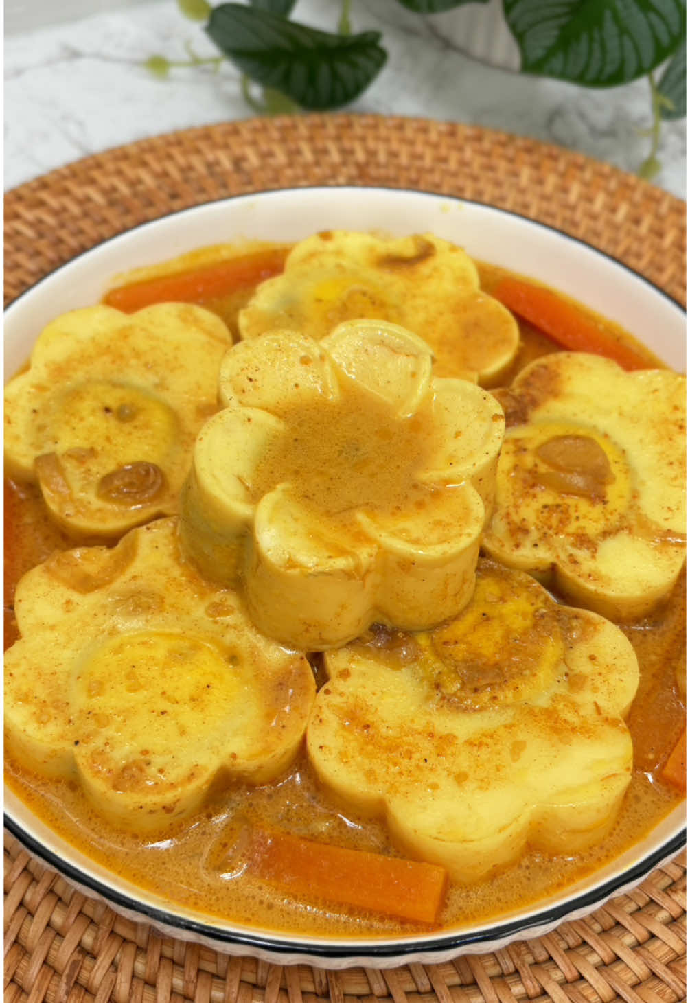 Ternyata telur dimasak gini juga enak loh #masakansimple #karitelur_favorich #masakansederhana 